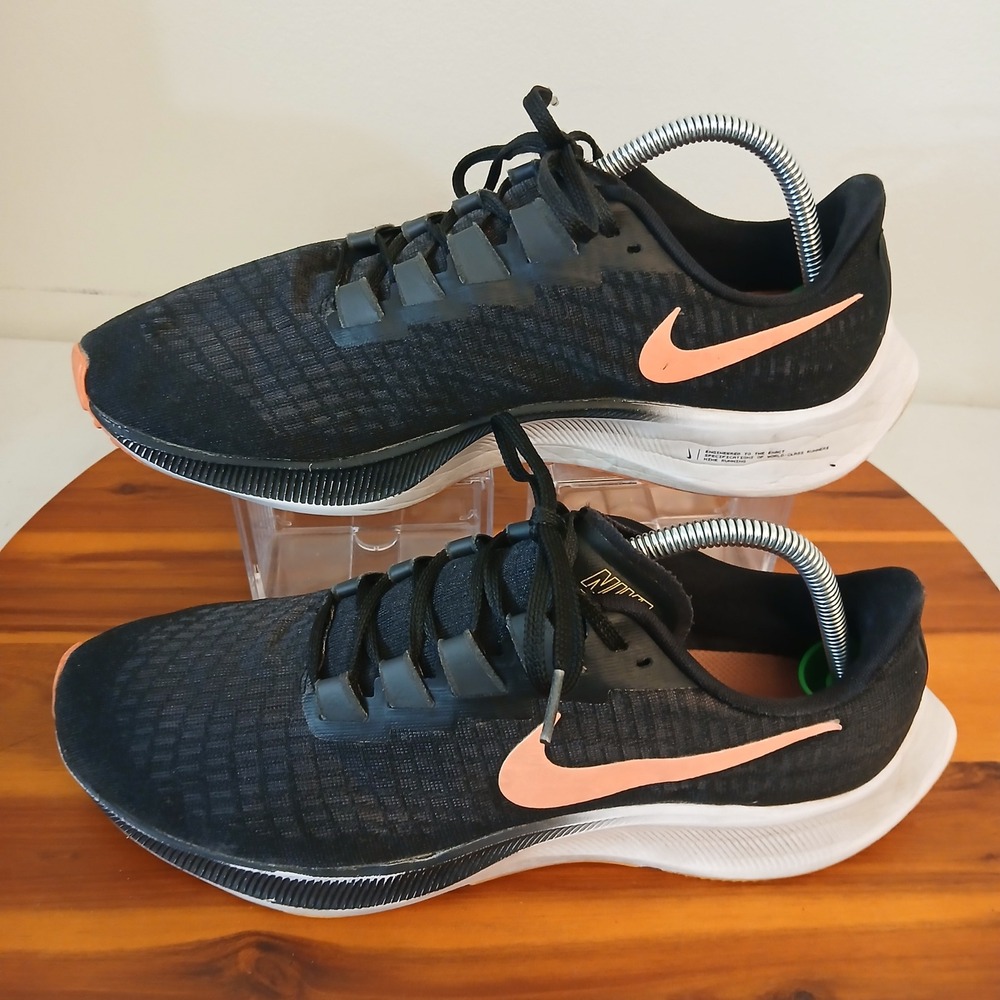 Nike Air Zoom Pegasus 37 Men Size 10 Black Running Shoes Sneakers BQ9646-010